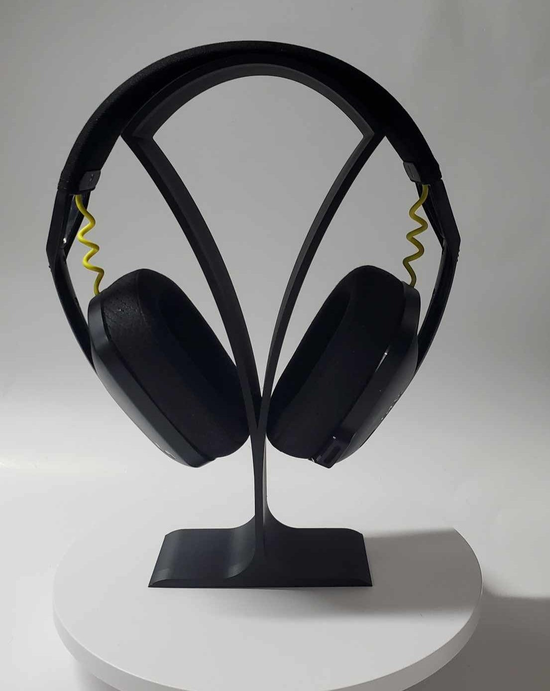 Modern headphone stand