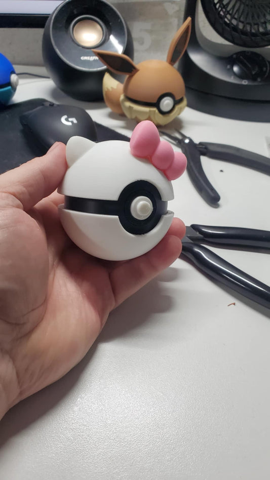 Hello Kitty Pokeball